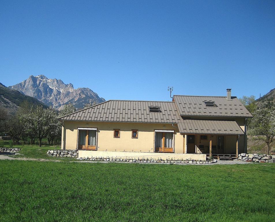 Chambres d'Hôtes la Pierre d'Oran LʼArgentière-la-Bessée Exterior foto