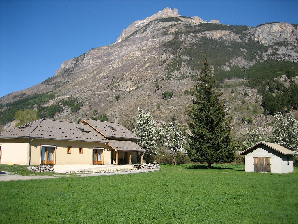 Chambres d'Hôtes la Pierre d'Oran LʼArgentière-la-Bessée Exterior foto